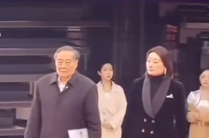 爱在身边，不离不弃的忠诚伴侣（爱在身边，不离不弃的忠诚伴侣）