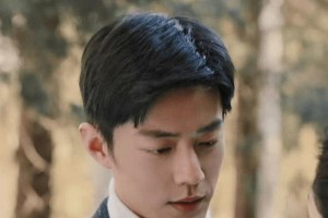 着迷在角落里（一个孤独少年的追求）