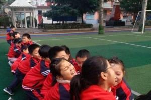 班级拔河比赛（我们的不懈努力）