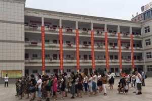不会死、步履不停——一个人的前进之路（每个人都能走出自己的轨迹）