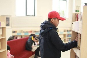 探秘外星世界（那个夏天，我遇见了外星人）