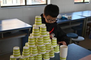 科技节之我见（感受科技魅力，探索未来方向）