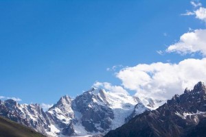 以那座山（看山是山，看山不是山）