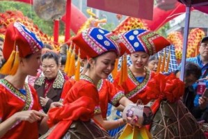 AColorfulCelebration（TheJoyofTraditionalCustoms）