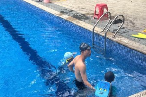 从零开始——学游泳的艰辛路程（一位不懈努力者的游泳故事）