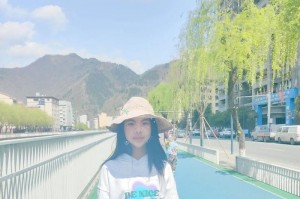 眼睛里的美丽（一个小女孩如何通过发现美的眼睛，发现世界的美）