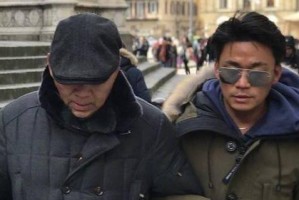 性格开朗的爸爸（快乐的一家人）