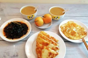 早餐的甜蜜：从一份甜点开始的爱情故事