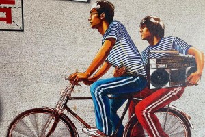 走过青春的长路（他们的笑语飞扬）