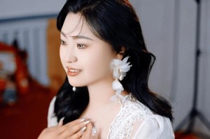 美食盛宴下的五味杂陈（故事情节中的人物人生轨迹）
