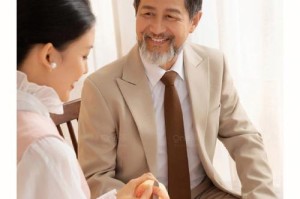 父亲的温暖陪伴（一个好父亲，一个好朋友）